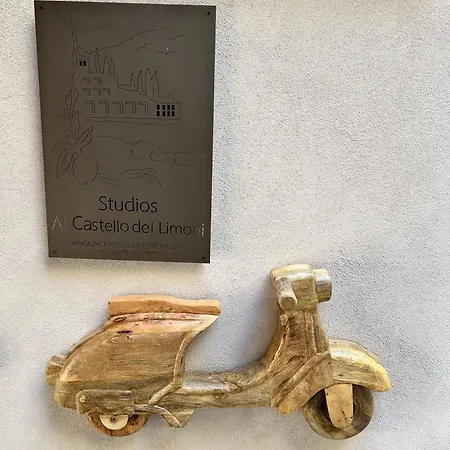 Al Castello Dei Limoni Lägenhetshotell Limone sul Garda