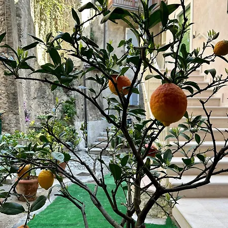 Al Castello Dei Limoni 3*